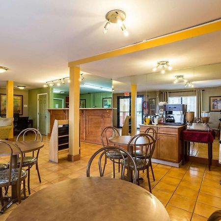 Rodeway Inn Александрия Экстерьер фото