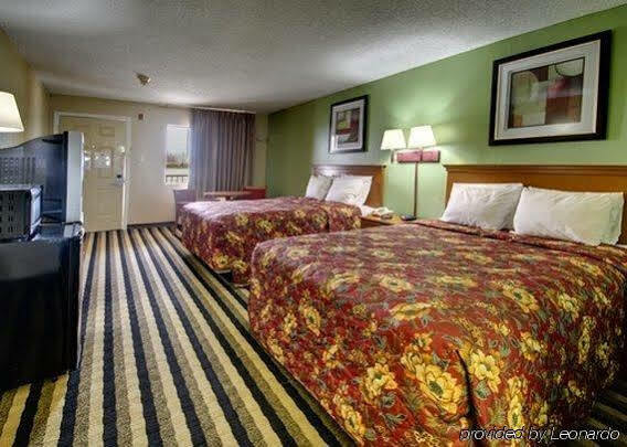 Rodeway Inn Александрия Экстерьер фото